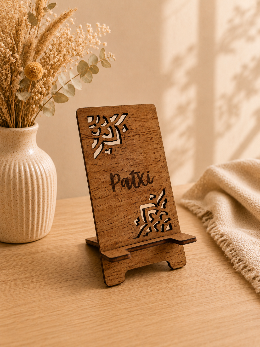 Soporte para móviles personalizado en madera