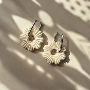 Pendientes Lorea · Crema